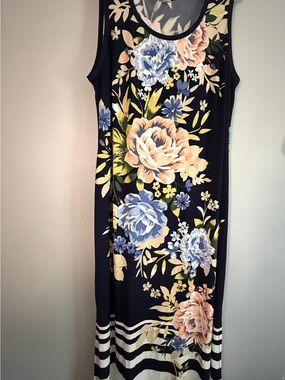 Avenue Sz 22/24 Sleeveless Navy Floral Maxi Dress with Blue and Peach Blooms